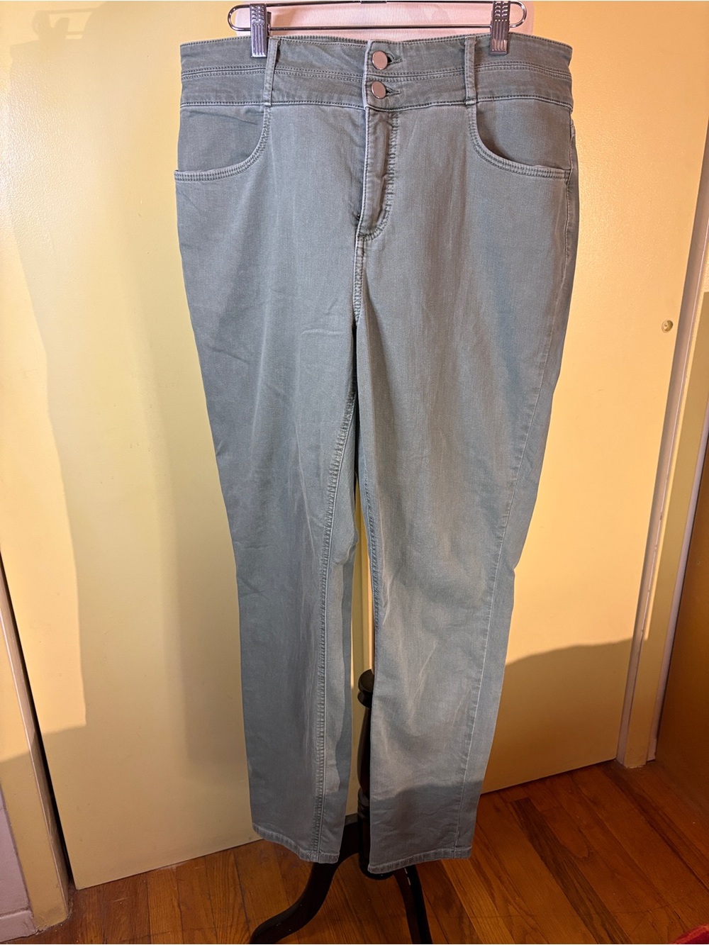 LOFT Sage High Waist. Curvy Skinny